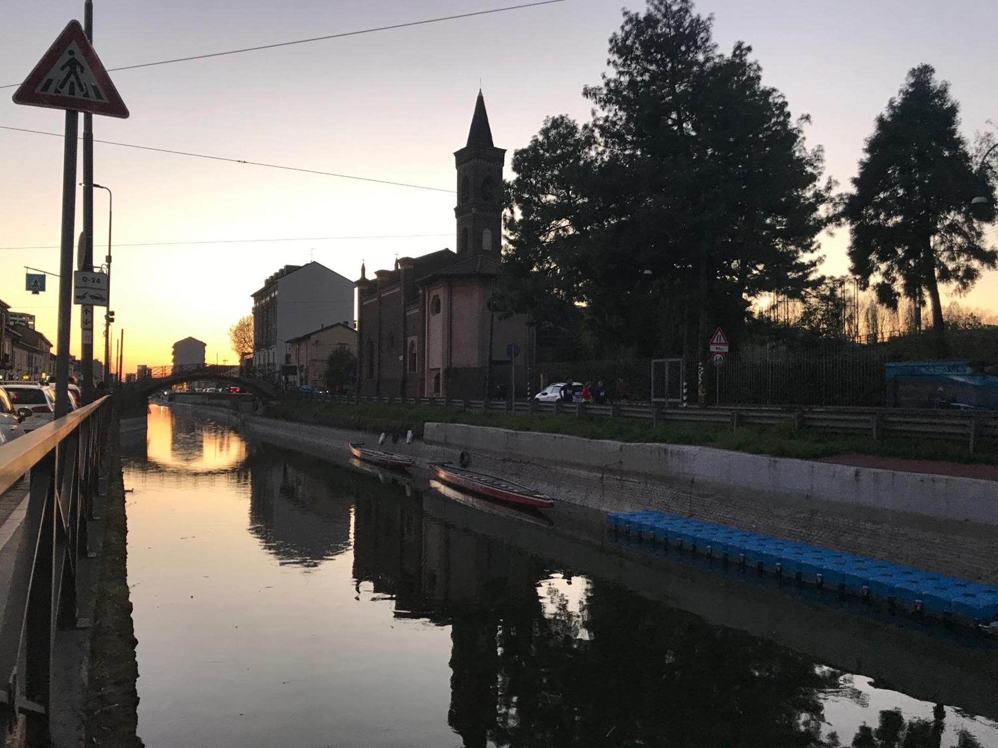 Kibilu - Via Pastorelli Milan Bagian luar foto